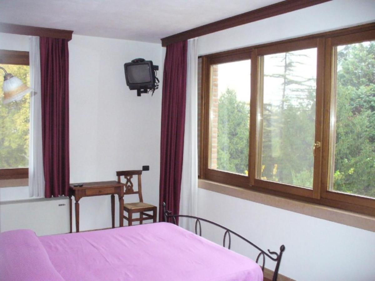 Agriturismo Corte Trincerone Мантова Стая снимка